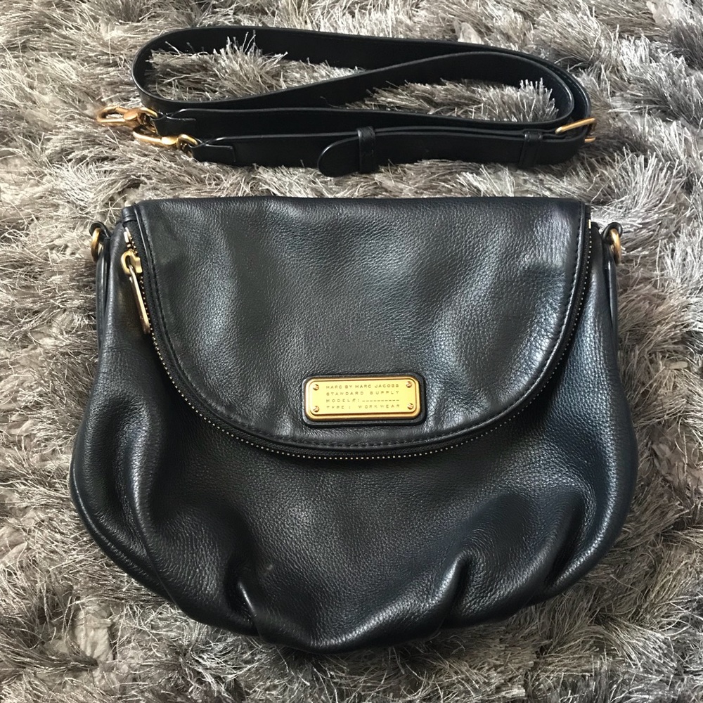 Classic Q Natasha Cross Body